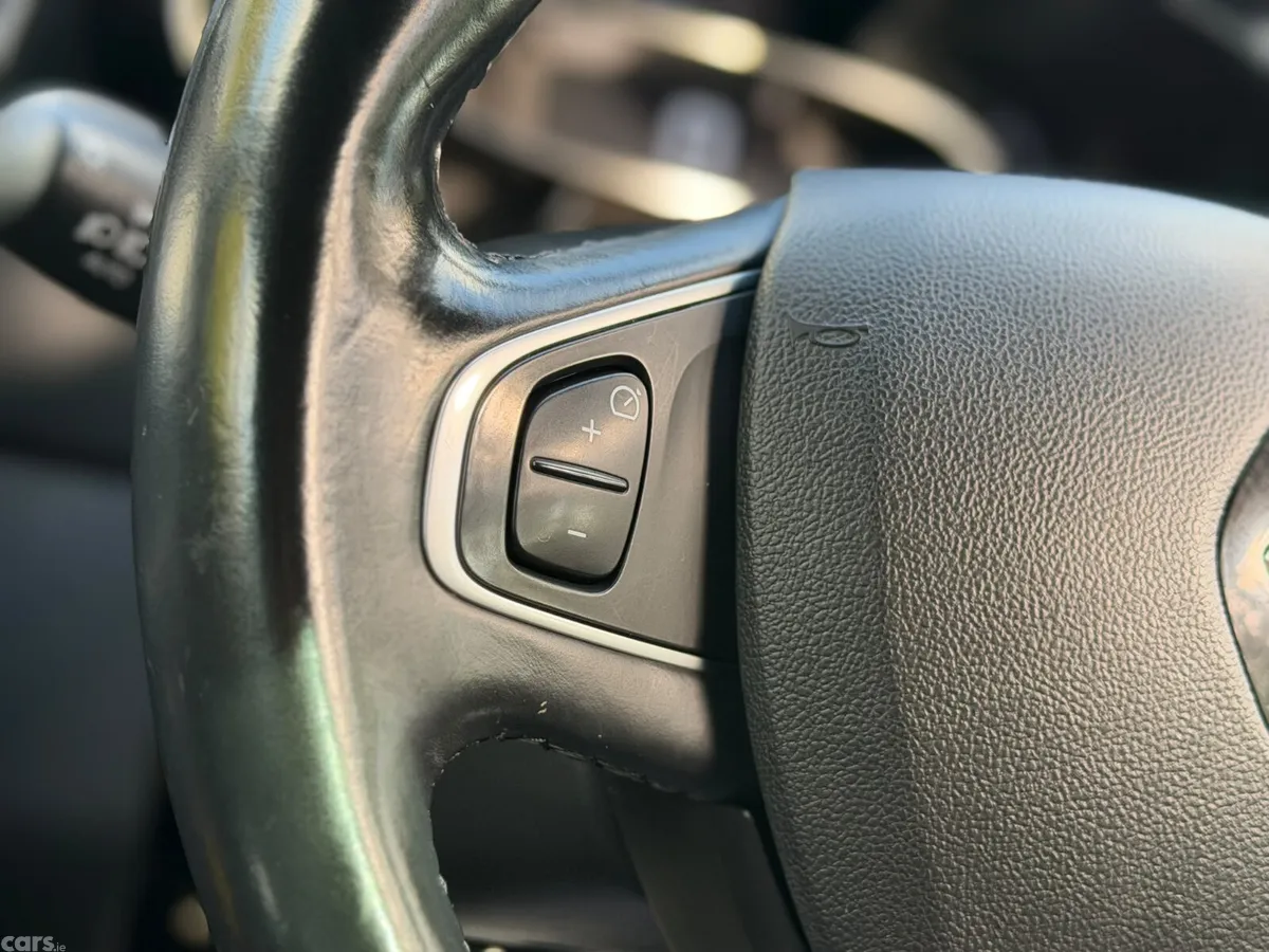 Renault Clio Hatchback, Diesel, 2018, White