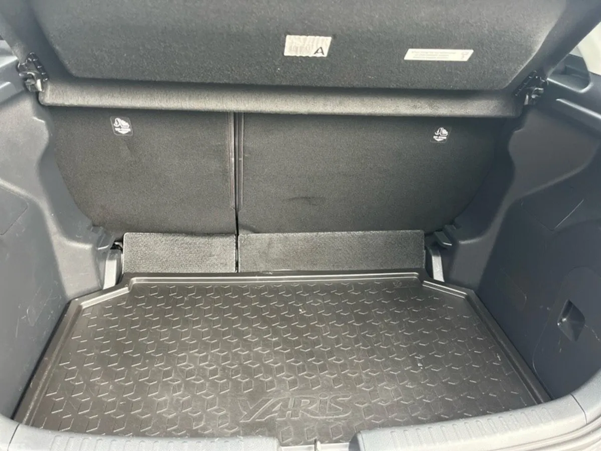 Toyota Yaris Hatchback, Petrol, 2022, Grey