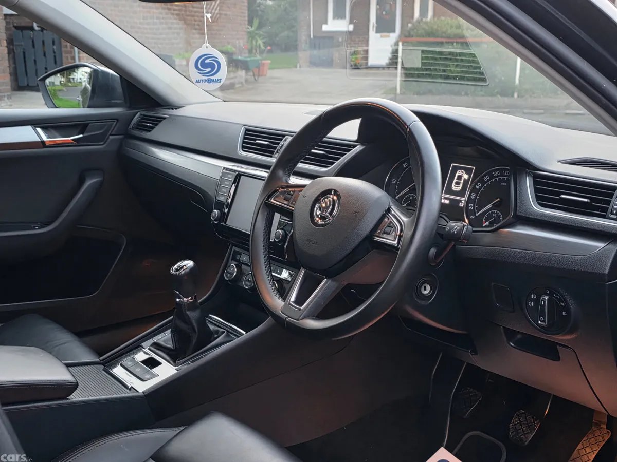 Skoda Superb Saloon, Diesel, 2017, Grey