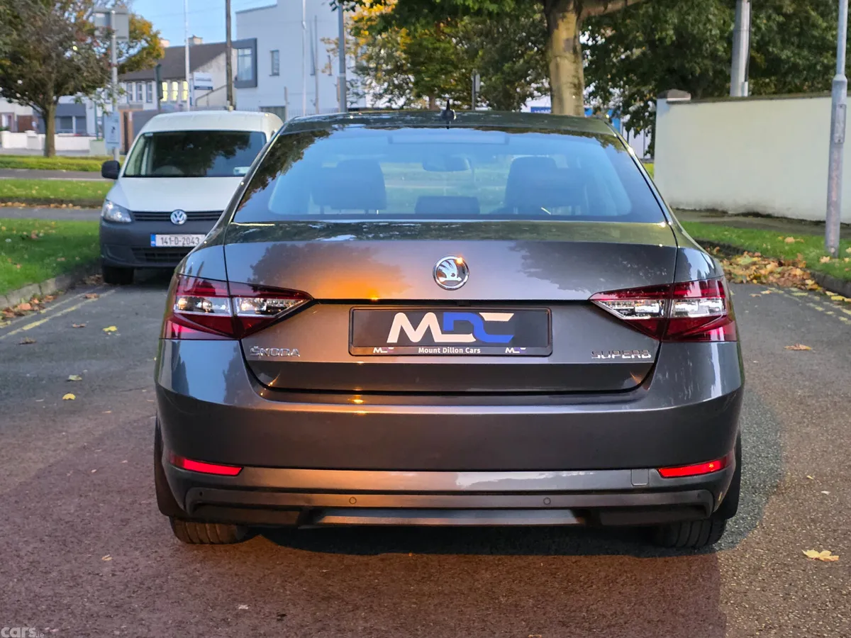 Skoda Superb Saloon, Diesel, 2017, Grey