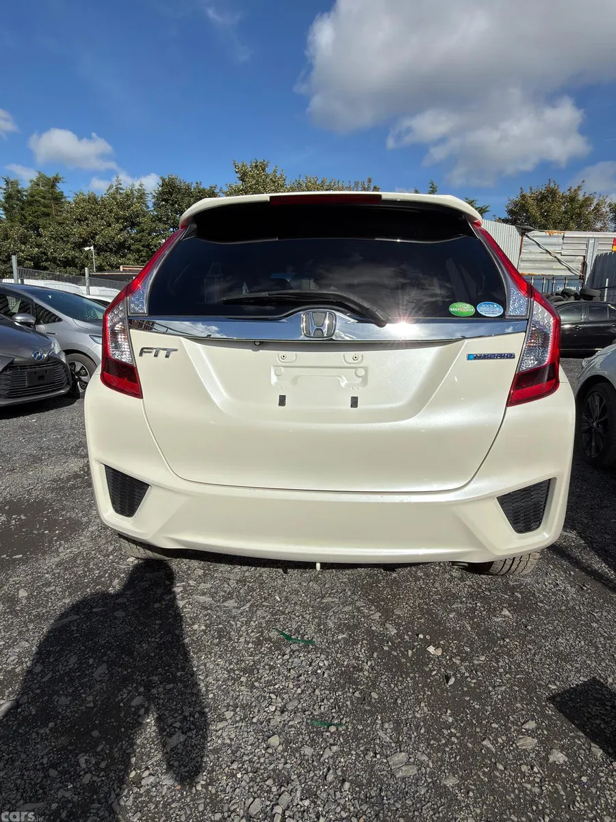 Honda Fit Hatchback, Petrol Hybrid, 2015, White