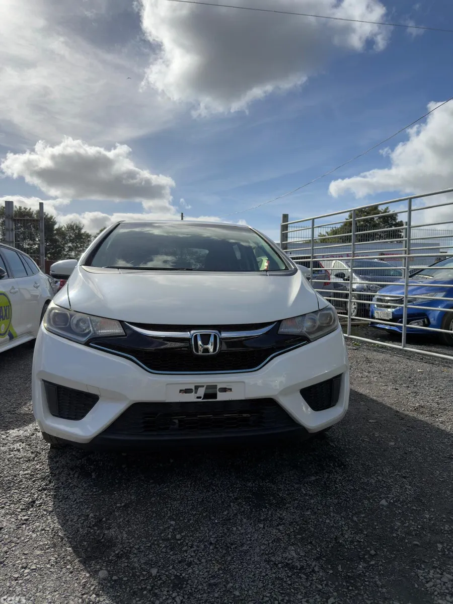 Honda Fit Hatchback, Petrol Hybrid, 2015, White