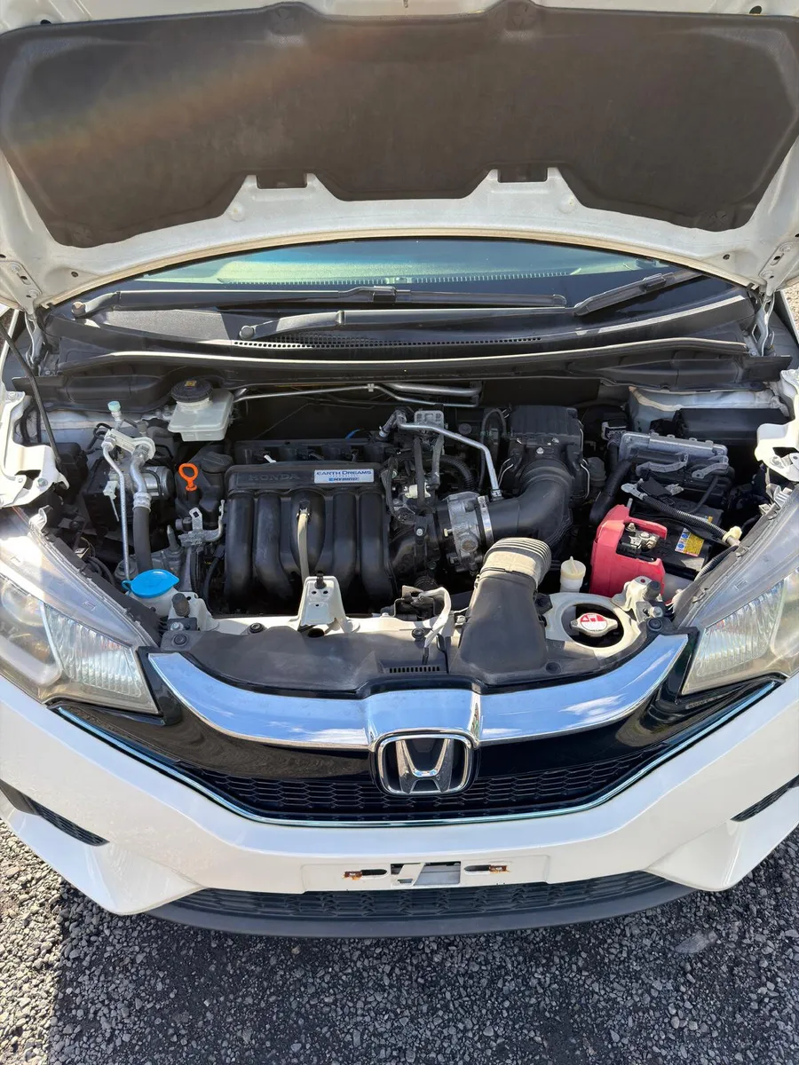 Honda Fit Hatchback, Petrol Hybrid, 2015, White