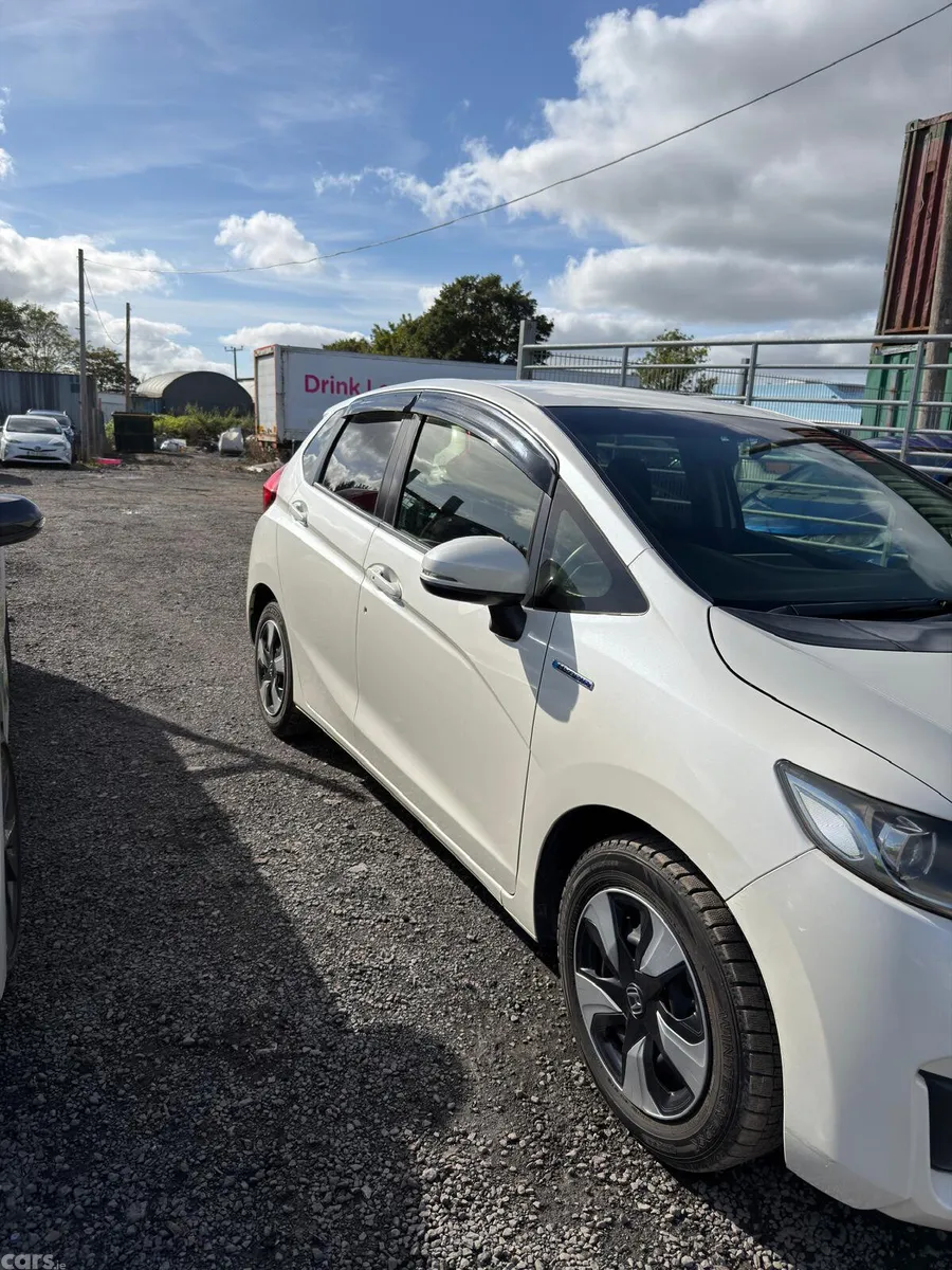 Honda Fit Hatchback, Petrol Hybrid, 2015, White