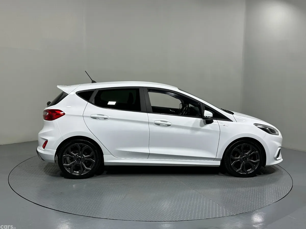 Ford Fiesta Hatchback, Diesel, 2018, White
