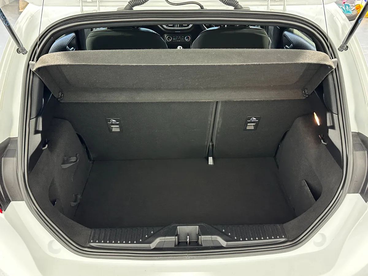 Ford Fiesta Hatchback, Diesel, 2018, White