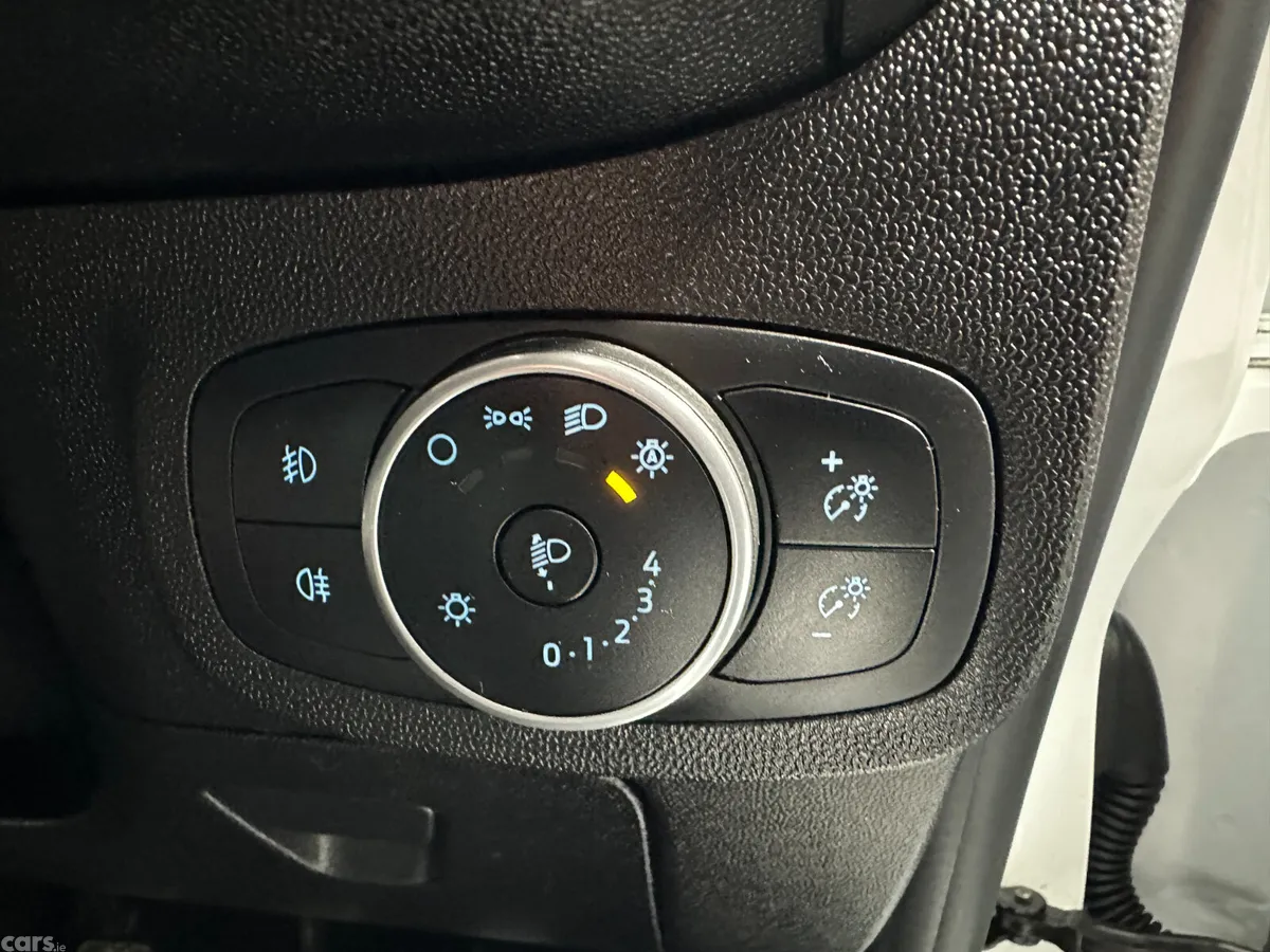 Ford Fiesta Hatchback, Diesel, 2018, White