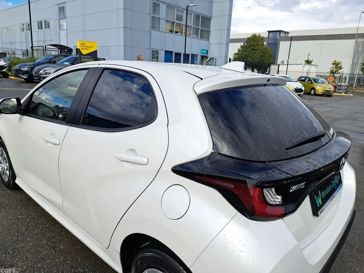 Toyota Yaris Hatchback, Petrol, 2021, White
