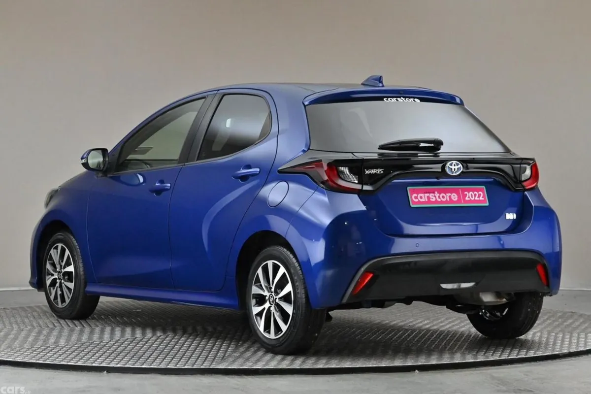 Toyota Yaris Hatchback, Petrol Hybrid, 2022, Blue
