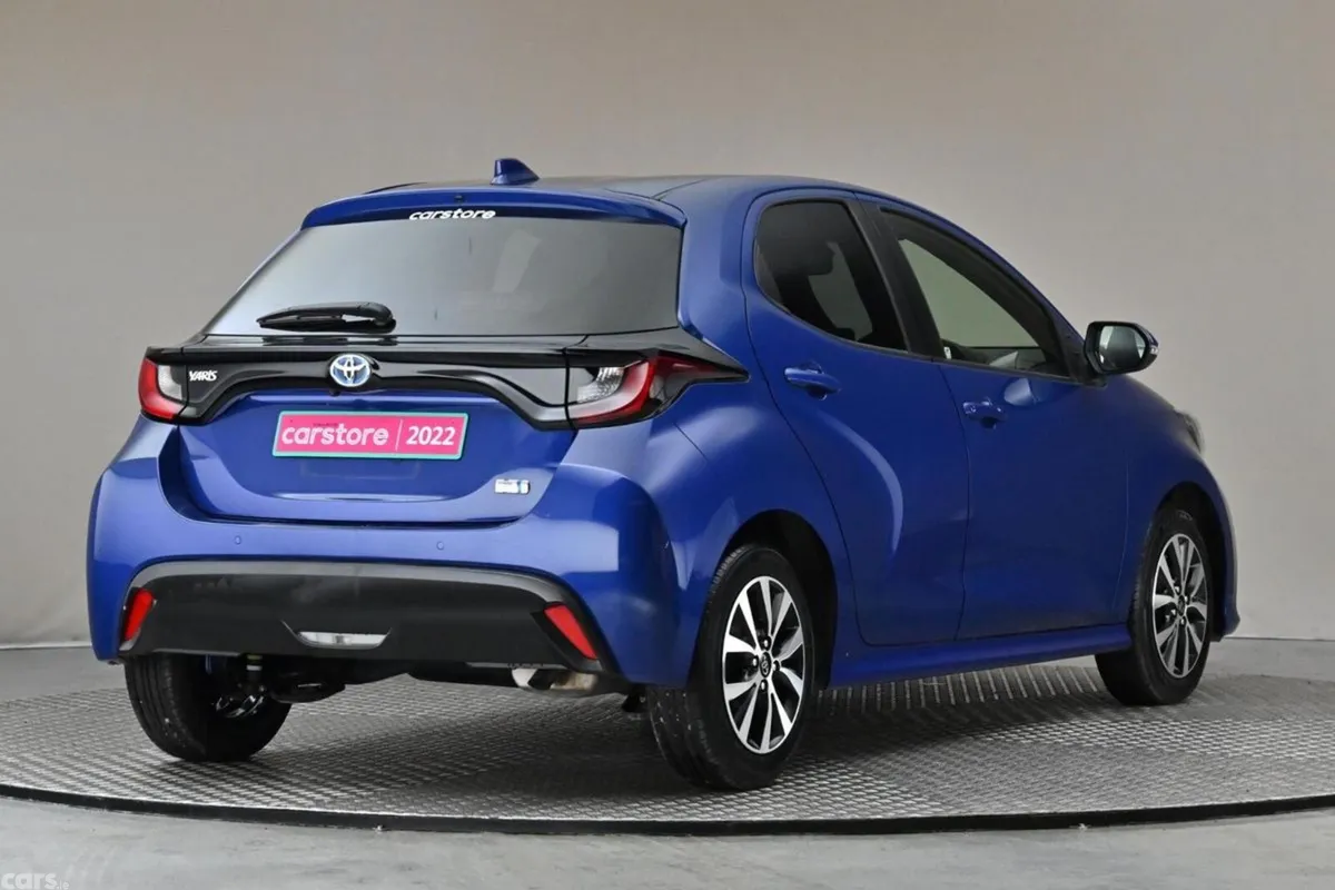 Toyota Yaris Hatchback, Petrol Hybrid, 2022, Blue