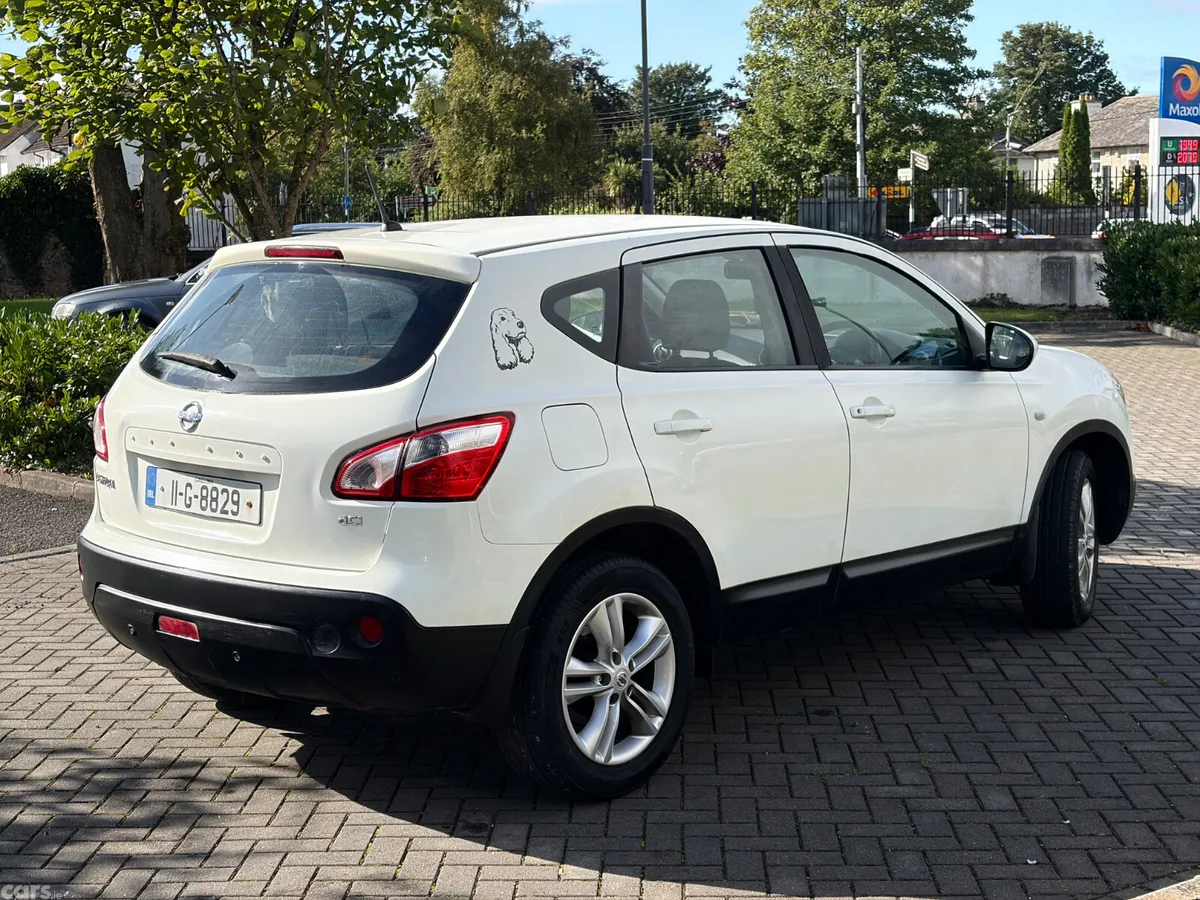 Nissan Qashqai Hatchback, Diesel, 2011, White