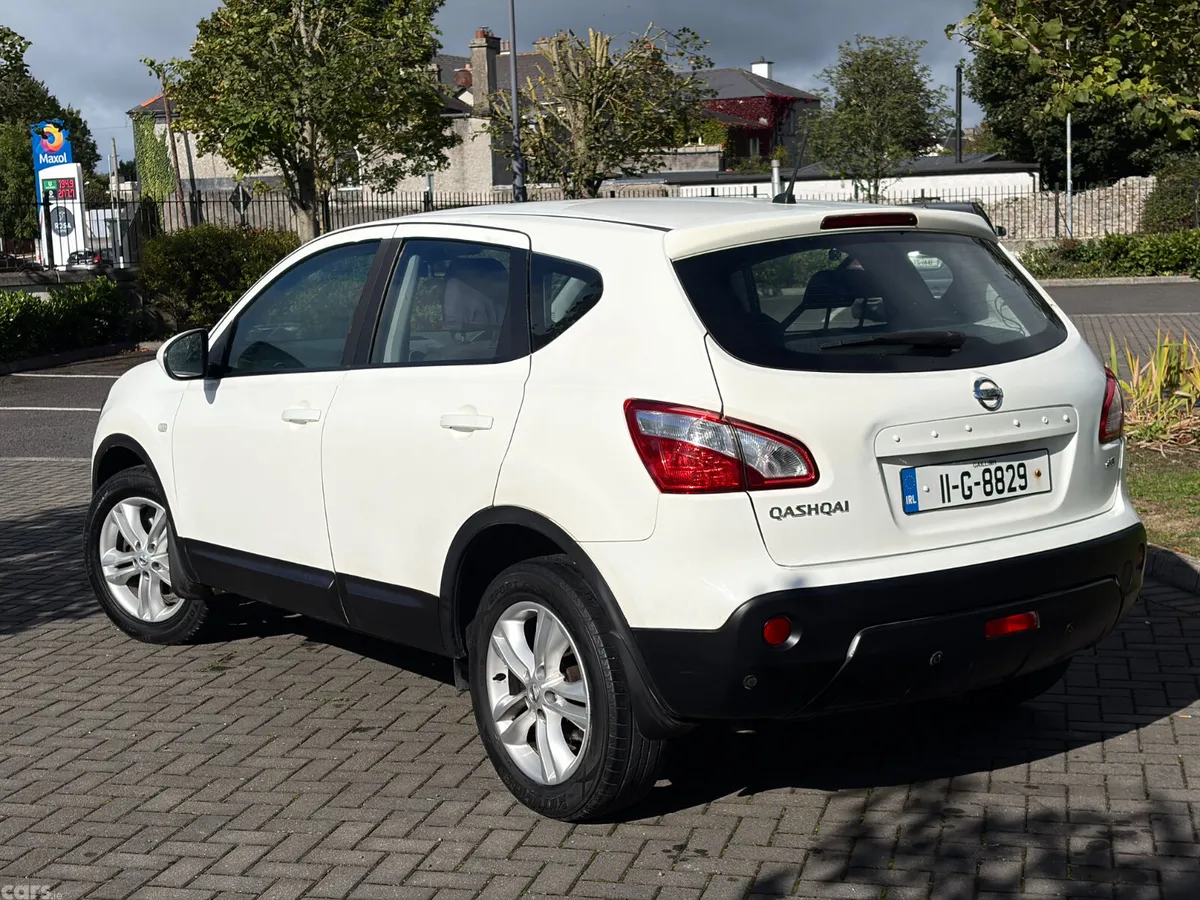 Nissan Qashqai Hatchback, Diesel, 2011, White