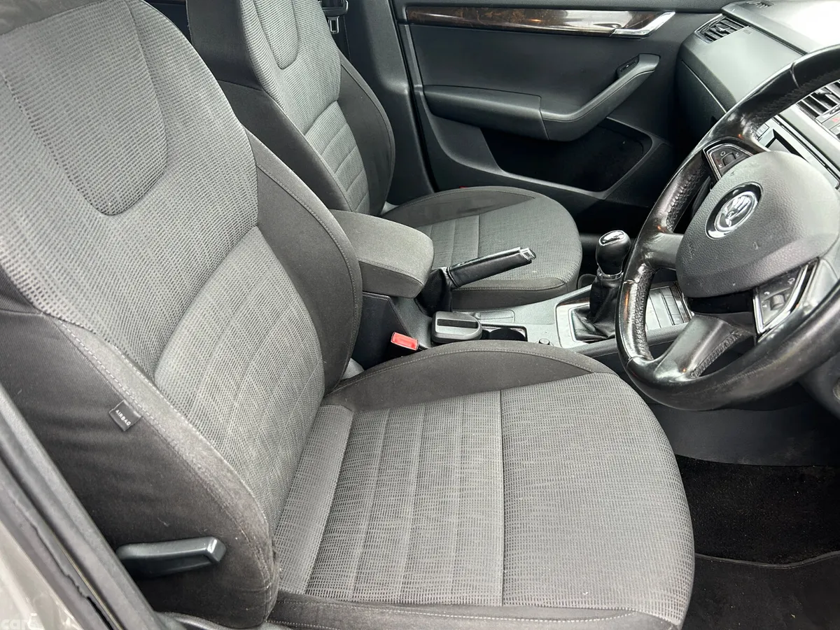 Skoda Octavia Saloon, Diesel, 2014, Beige