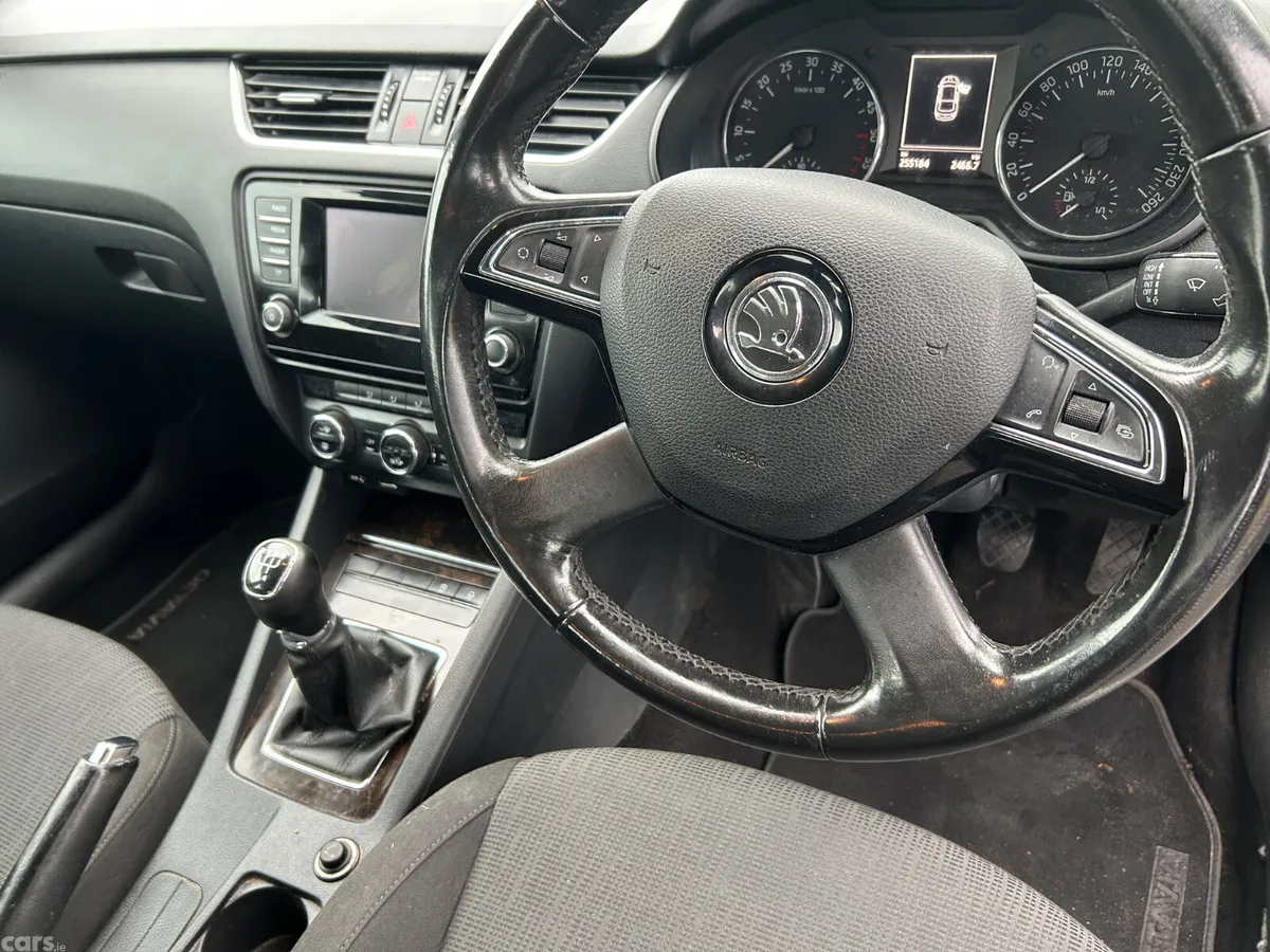 Skoda Octavia Saloon, Diesel, 2014, Beige