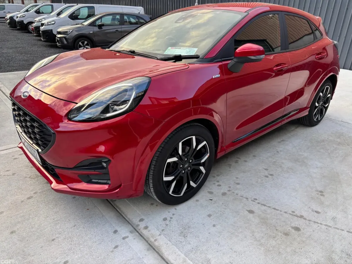 Ford Puma MPV, Petrol Hybrid, 2022, Red
