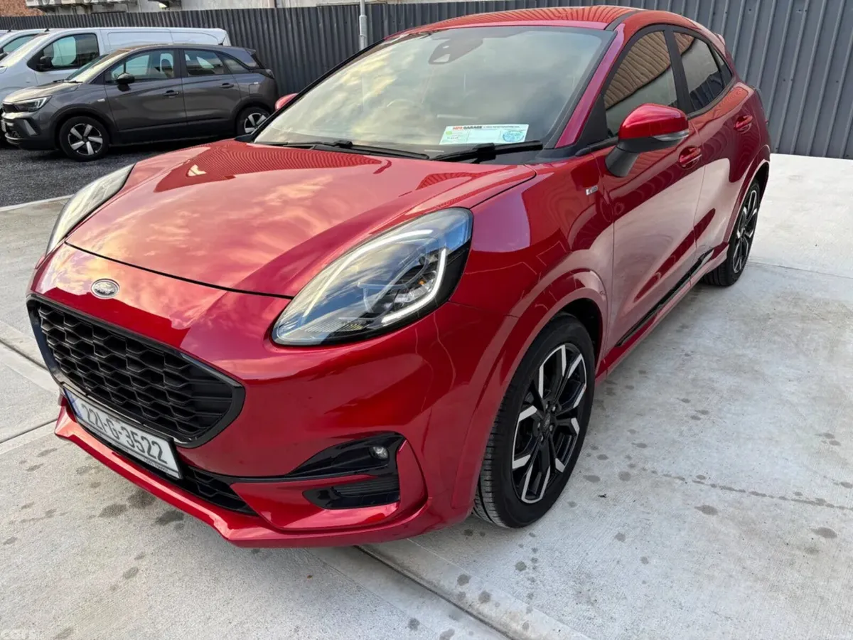Ford Puma MPV, Petrol Hybrid, 2022, Red