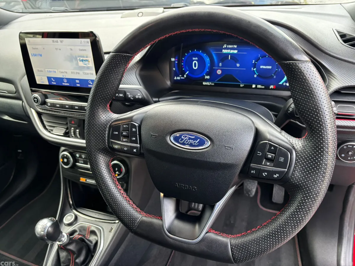 Ford Puma MPV, Petrol Hybrid, 2022, Red