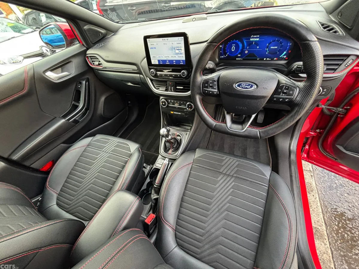 Ford Puma MPV, Petrol Hybrid, 2022, Red