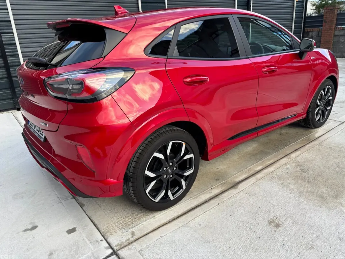Ford Puma MPV, Petrol Hybrid, 2022, Red