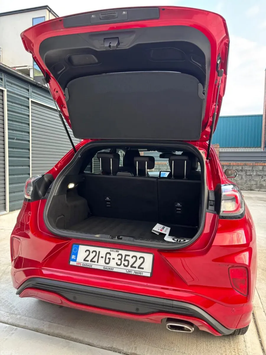 Ford Puma MPV, Petrol Hybrid, 2022, Red