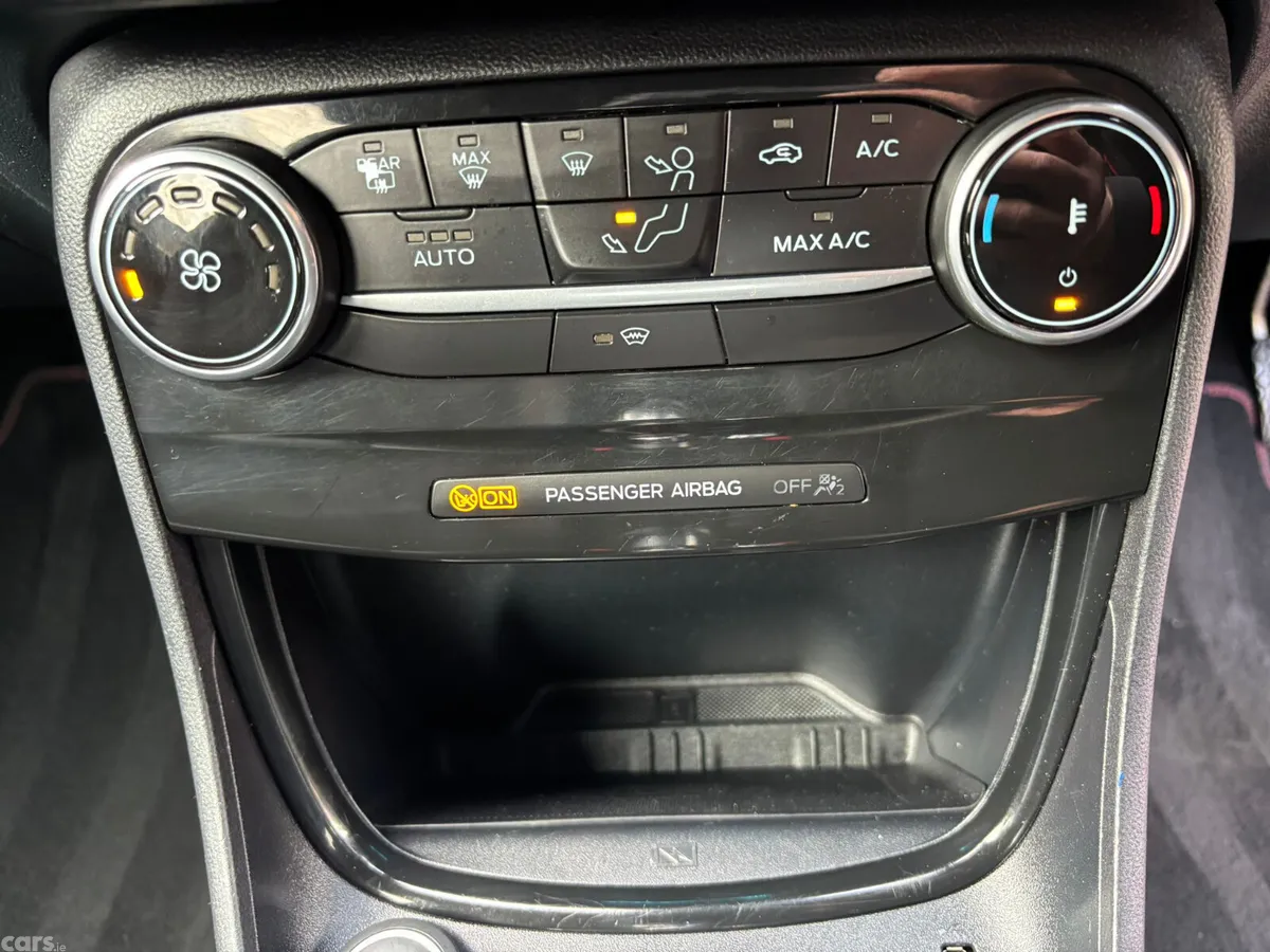 Ford Puma MPV, Petrol Hybrid, 2022, Red