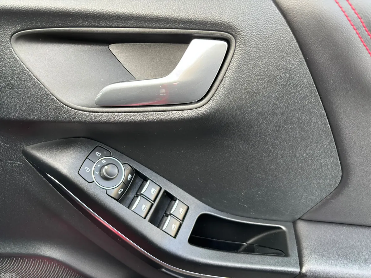 Ford Puma MPV, Petrol Hybrid, 2022, Red