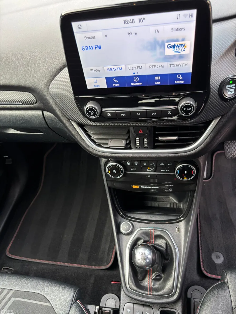 Ford Puma MPV, Petrol Hybrid, 2022, Red