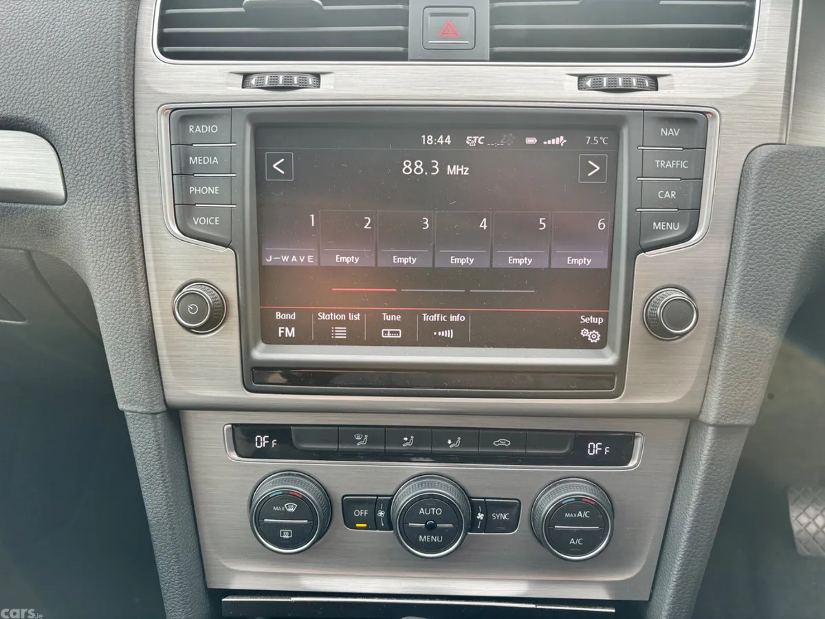 Volkswagen Golf Hatchback, Petrol, 2015, Silver