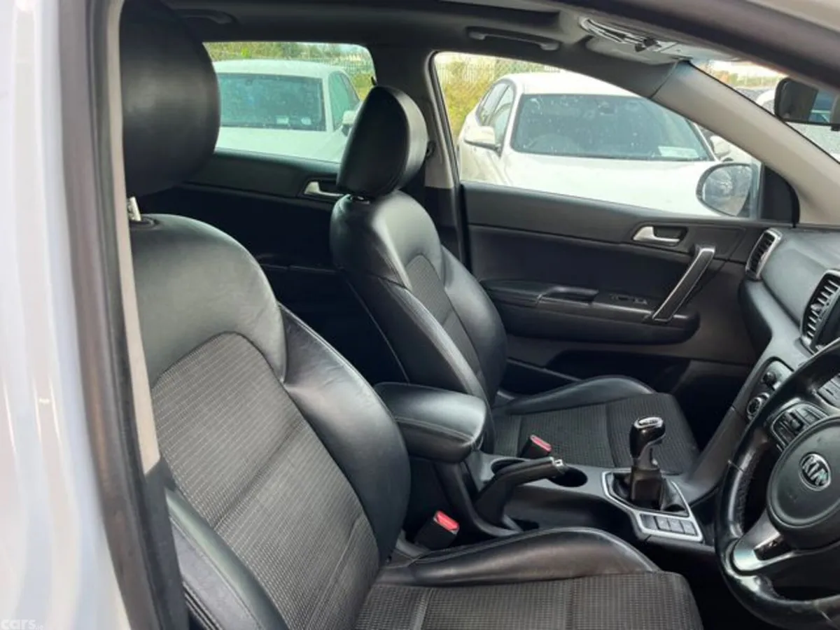 Kia Sportage MPV, Diesel, 2016, White