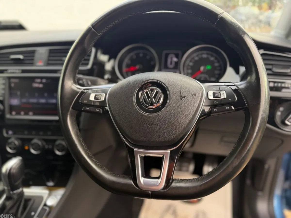Volkswagen Golf Hatchback, Petrol, 2016, Blue