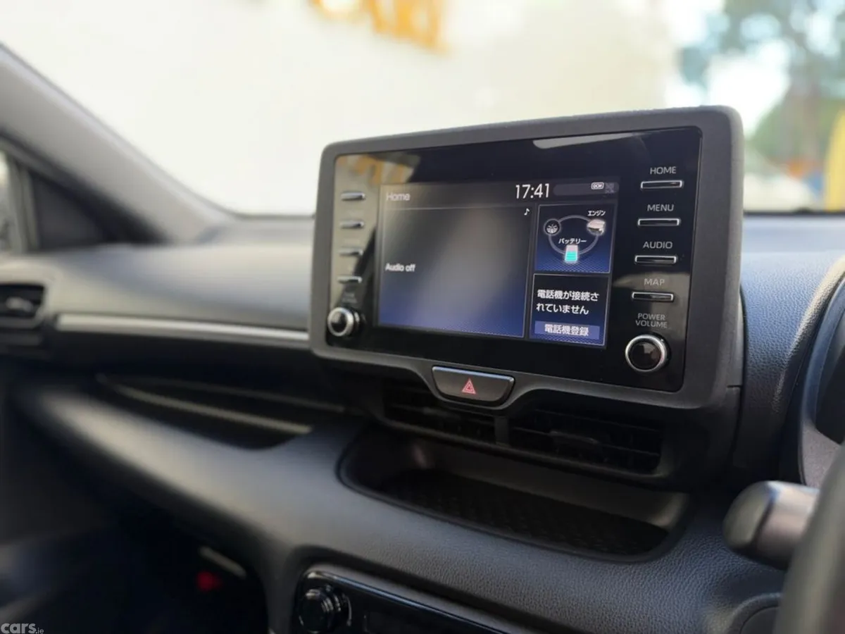 Toyota Yaris Hatchback, Petrol Hybrid, 2020, Silver