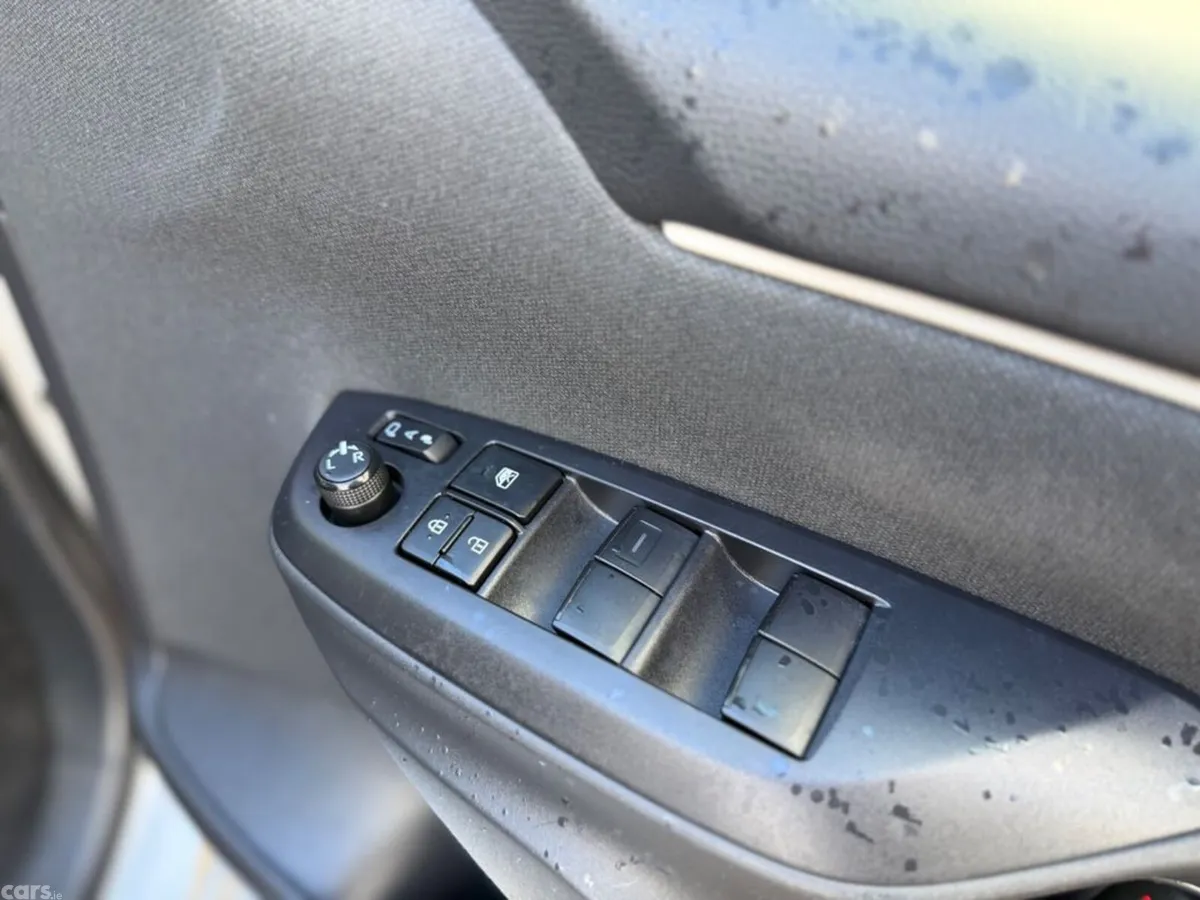 Toyota Yaris Hatchback, Petrol Hybrid, 2020, Silver
