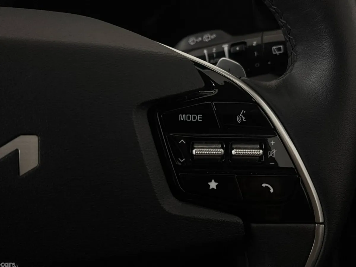 Kia Niro Hatchback, Petrol Plug-in Hybrid, 2025, White