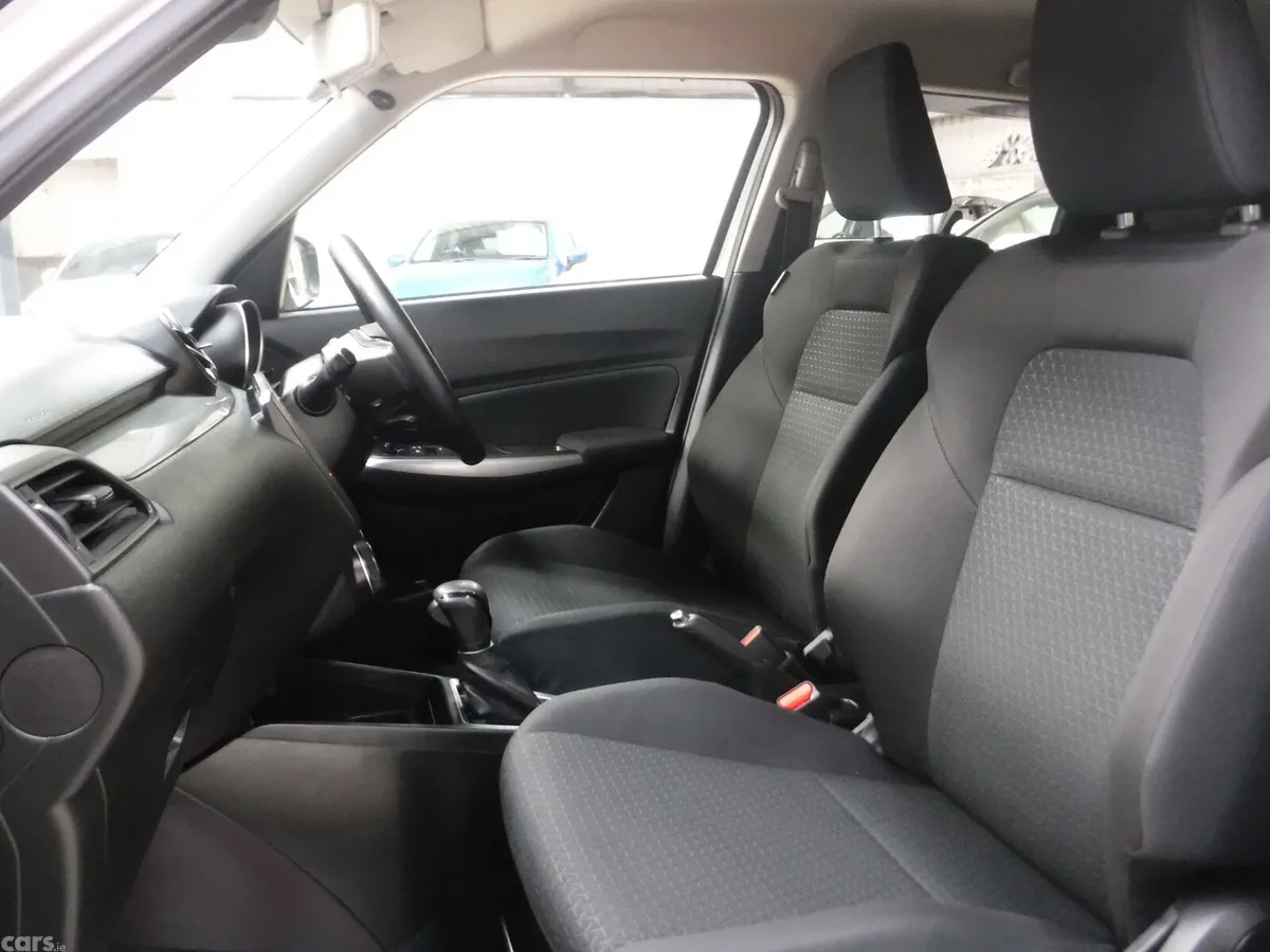 Suzuki Swift Hatchback, Petrol, 2023, Silver