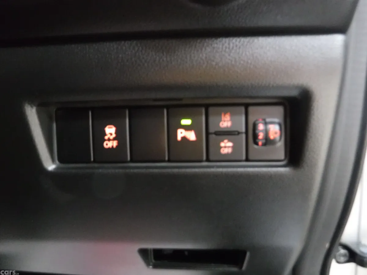 Suzuki Swift Hatchback, Petrol, 2023, Silver