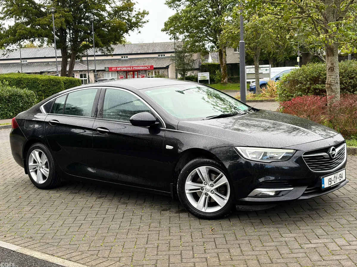 Opel Insignia Hatchback, Diesel, 2019, Black