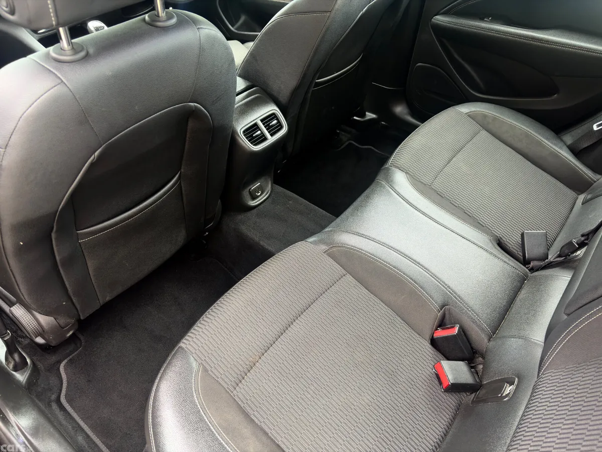 Opel Insignia Hatchback, Diesel, 2019, Black