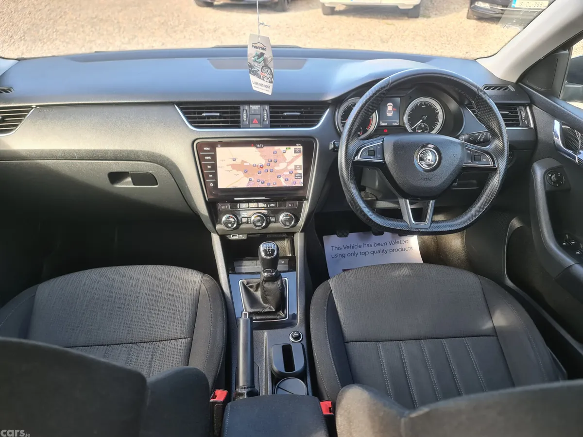 Skoda Octavia Saloon, Diesel, 2019, Grey
