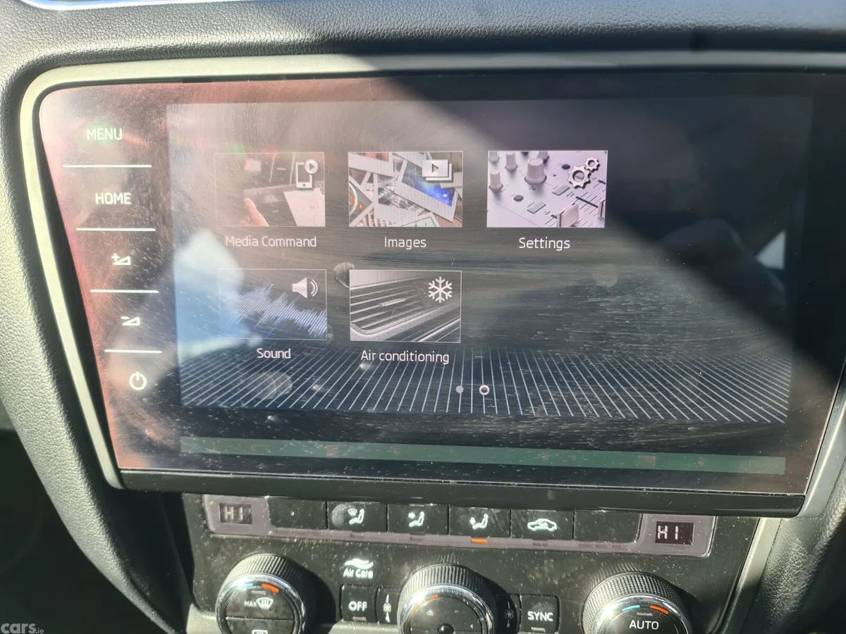 Skoda Octavia Saloon, Diesel, 2019, Grey