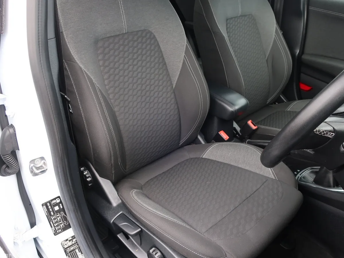 Ford Puma MPV, Petrol Hybrid, 2023, White
