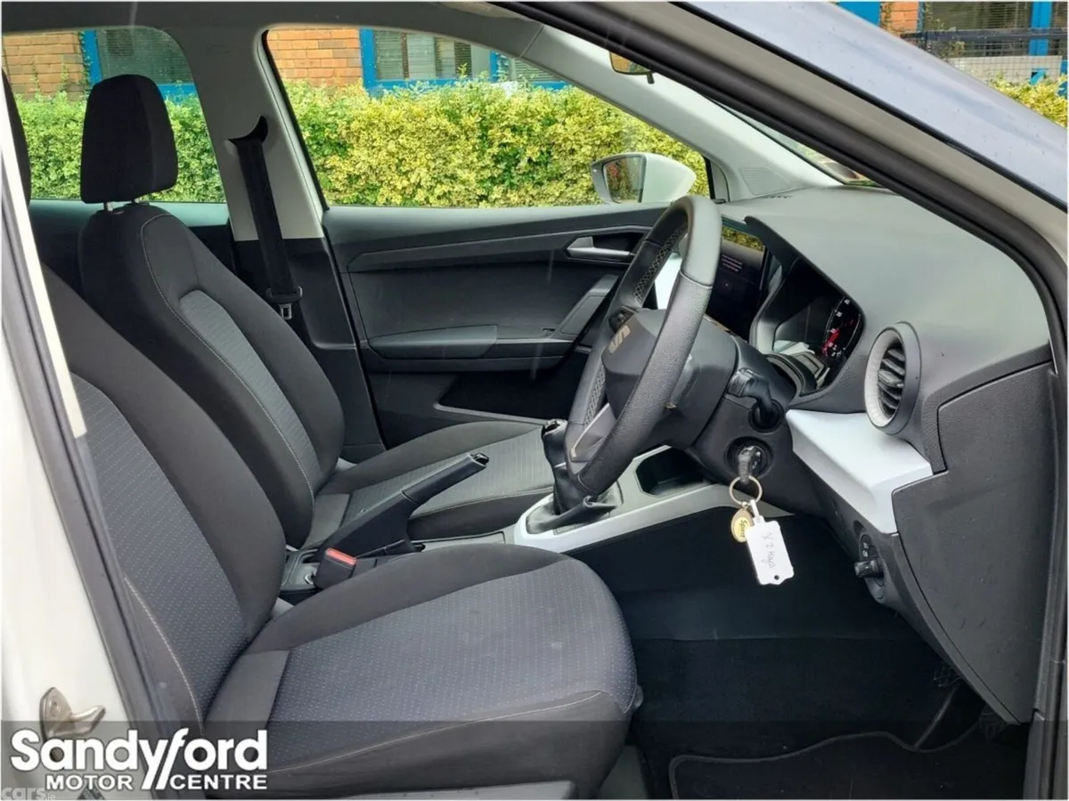SEAT Arona SUV, Petrol, 2023, White