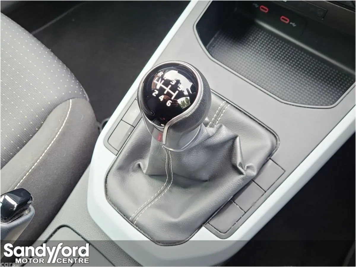 SEAT Arona SUV, Petrol, 2023, White