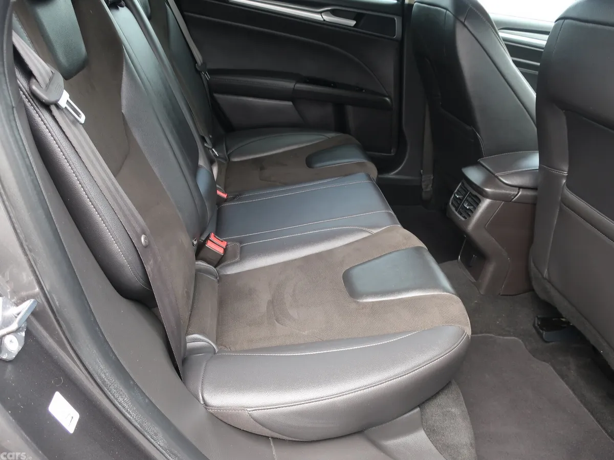Ford Mondeo Hatchback, Diesel, 2018, Grey