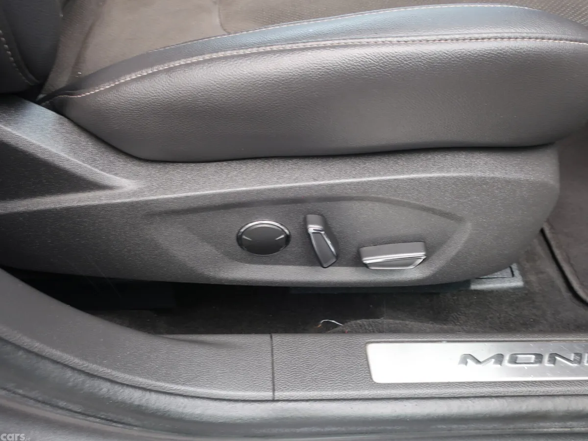 Ford Mondeo Hatchback, Diesel, 2018, Grey