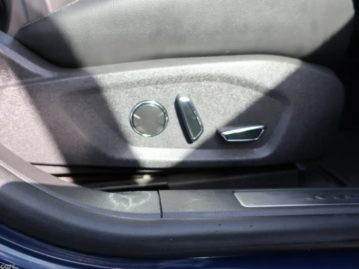 Ford Mondeo Hatchback, Diesel, 2021, Blue