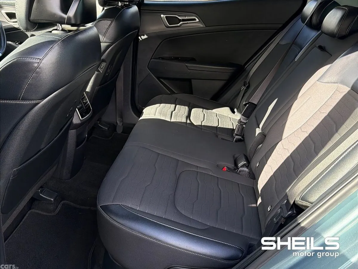 Kia Sportage SUV, Petrol Hybrid, 2023, Grey