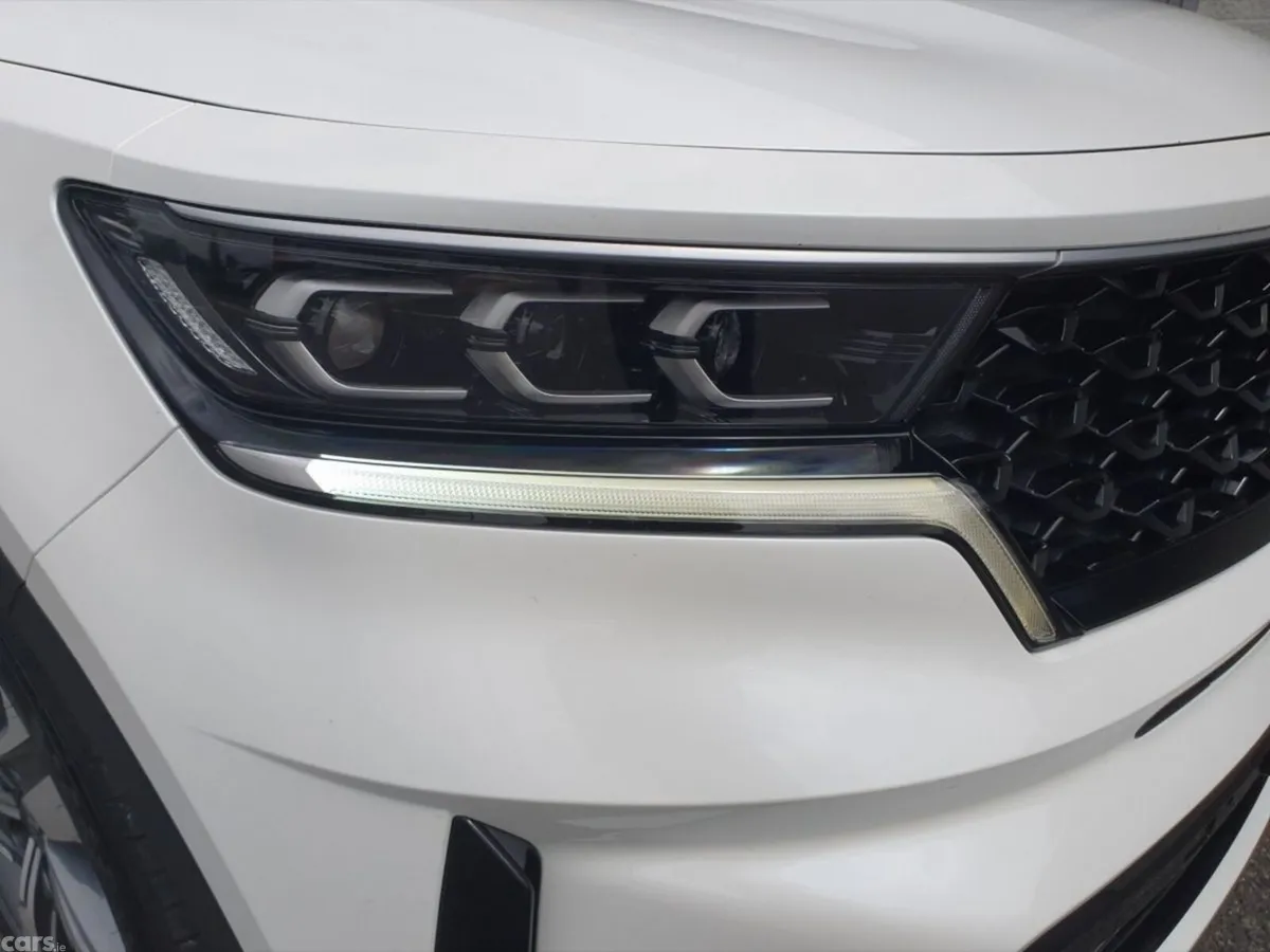 Kia Sorento SUV, Petrol Plug-in Hybrid, 2022, White
