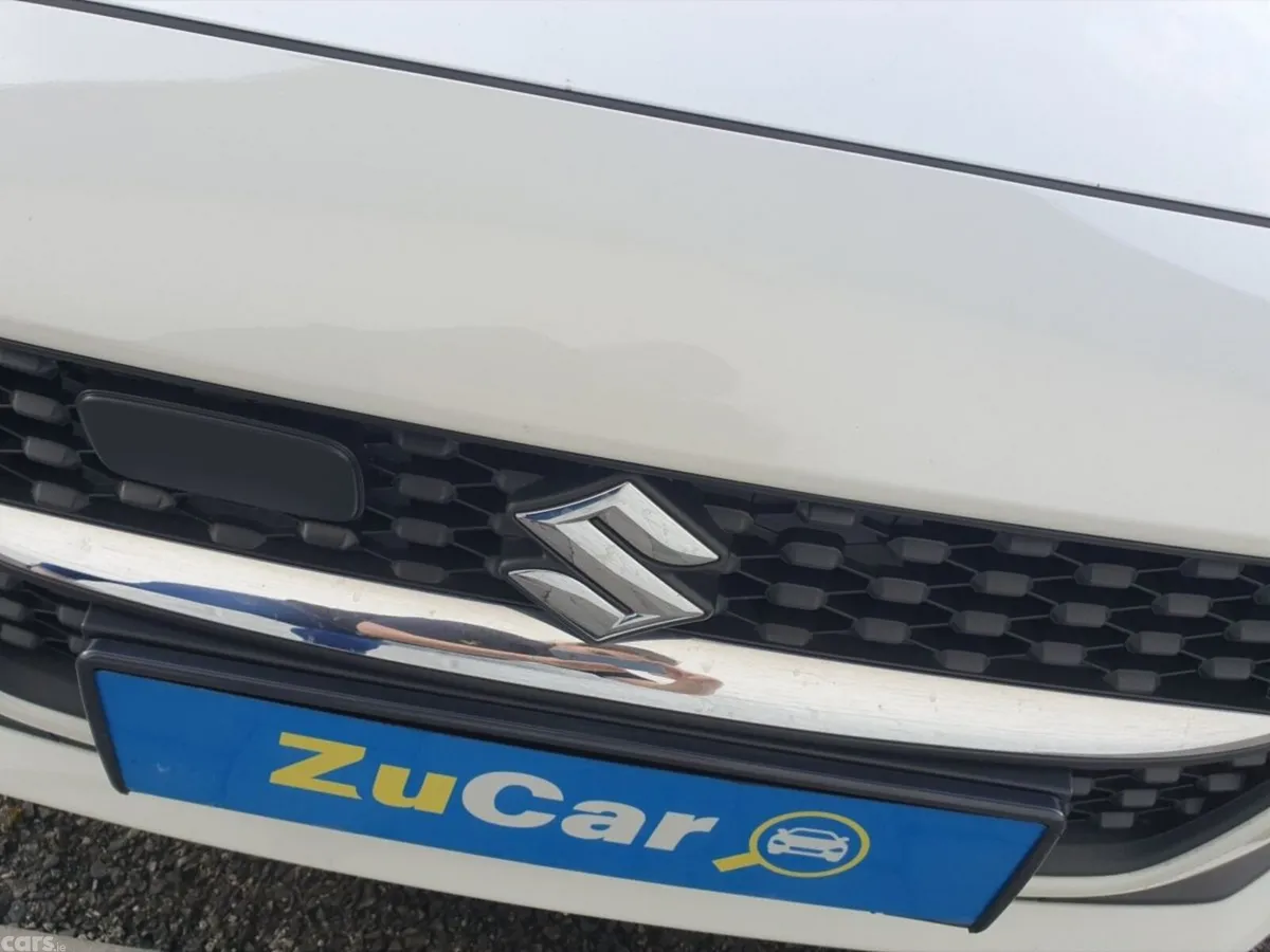 Suzuki Swift Hatchback, Petrol, 2022, White