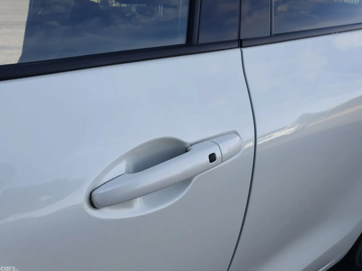 Suzuki Swift Hatchback, Petrol, 2022, White