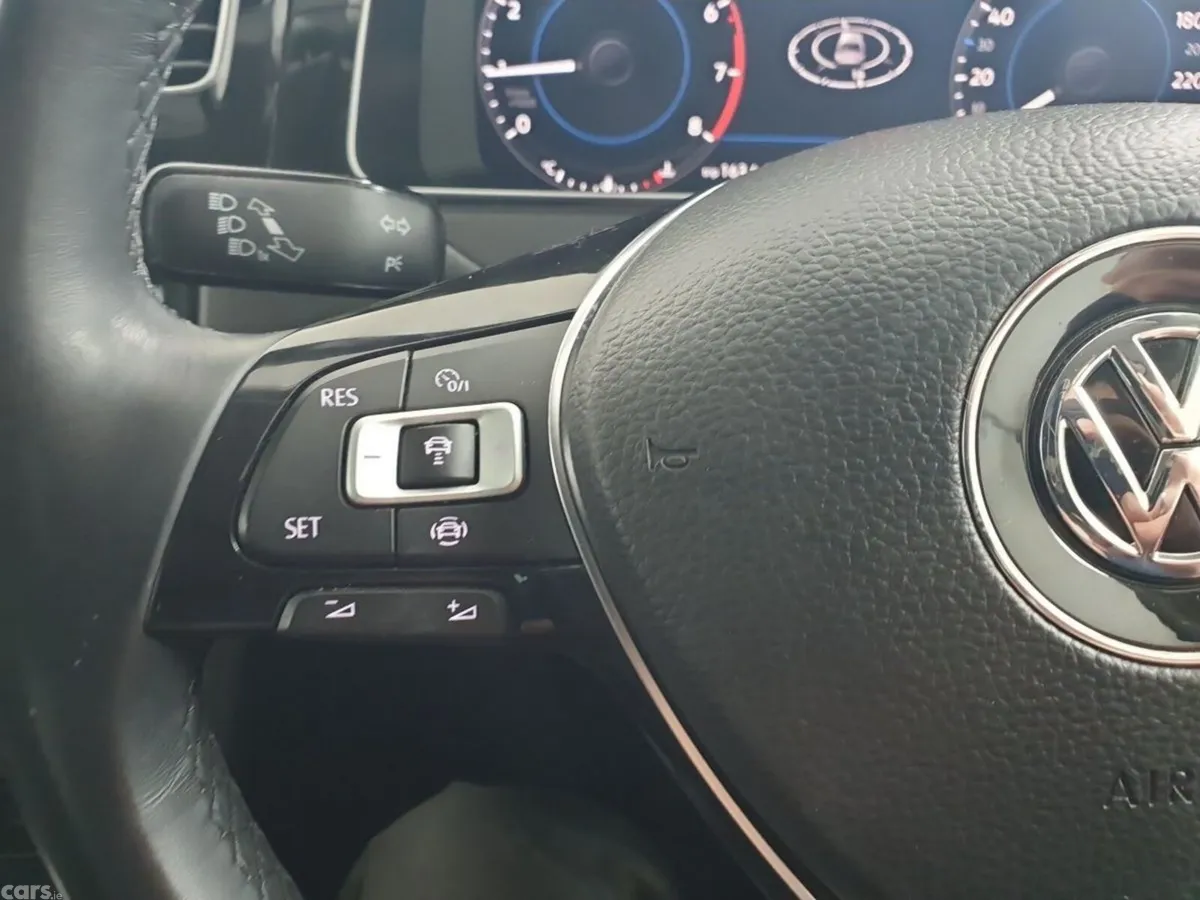Volkswagen Golf Hatchback, Petrol, 2019, Grey